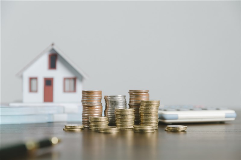 Bên bán đất chịu thuế gì? Chi tiết thuế - phí mới nhất 2025