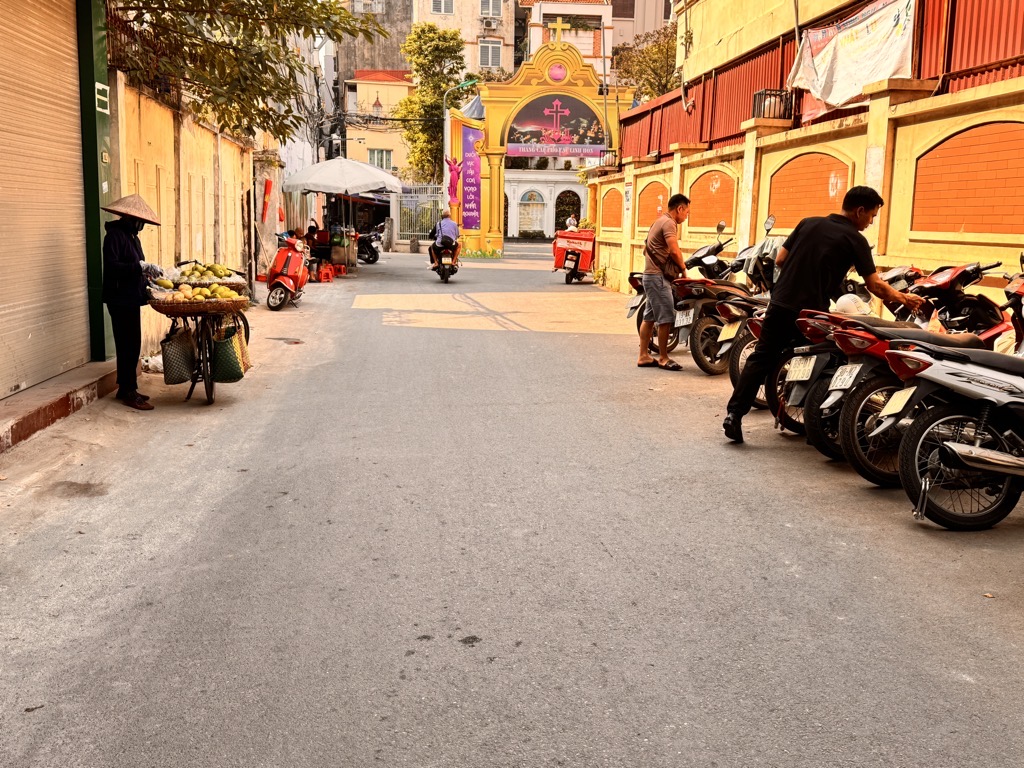 BÁN NHÀ MẶT NGÕ Ô TÔ TRÁNH NGUYỄN LƯƠNG BẰNG - KINH DOANH SẦM UẤT - MẶT TIỀN RỘNG 