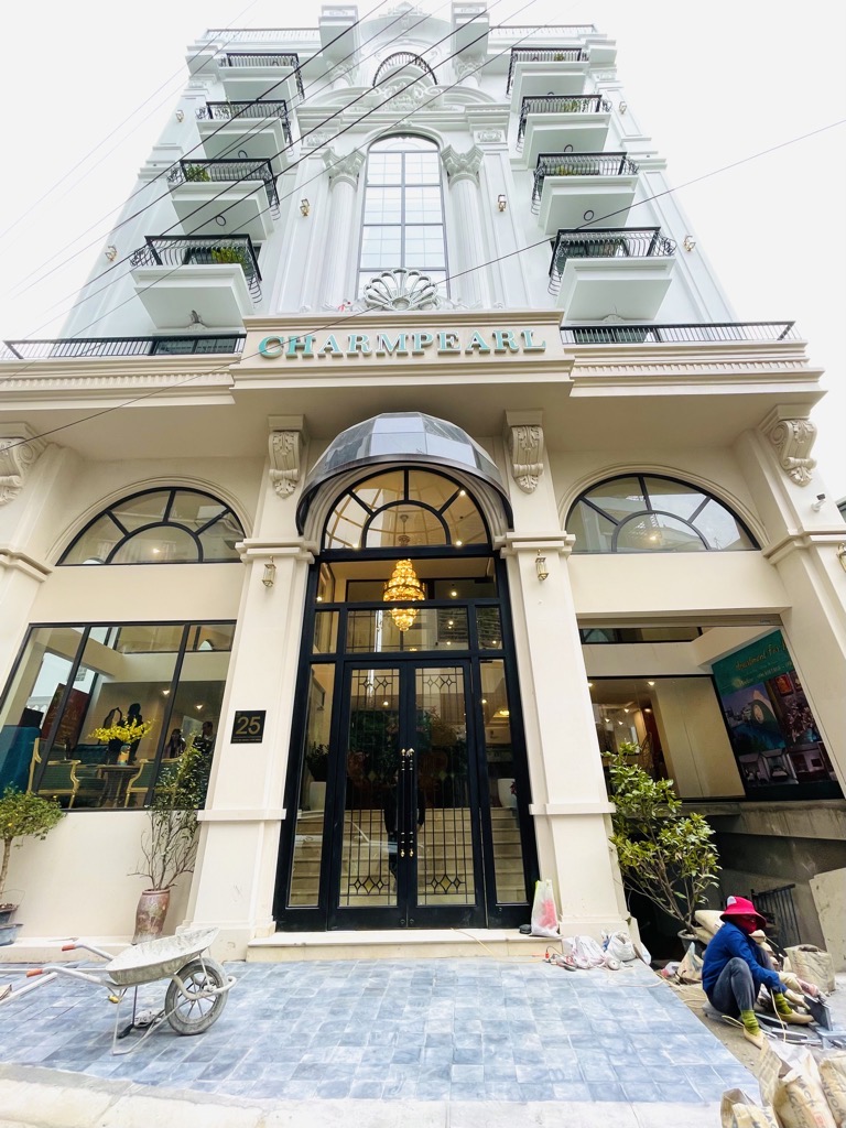 TÒA KHÁCH SẠN 5* CHARMPEARL HANOI HOTEL - LÔ GÓC 4 THOÁNG - VỈA HÈ - ÔTÔ TRÁNH - GARA ÔTÔ - 33 PHÒNG - BỂ BƠI 