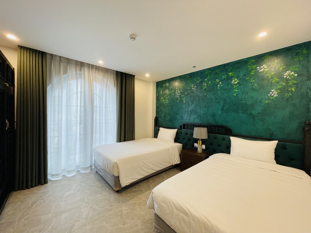 TÒA KHÁCH SẠN 5* CHARMPEARL HANOI HOTEL - LÔ GÓC 4 THOÁNG - VỈA HÈ - ÔTÔ TRÁNH - GARA ÔTÔ - 33 PHÒNG - BỂ BƠI 