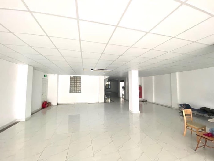 BÁN TOÀ NHÀ 9 TẦNG THANG MÁY PHỐ HOÀNG CẦU - VIEW HỒ HOÀNG CẦU, TÀU TRÊN CAO