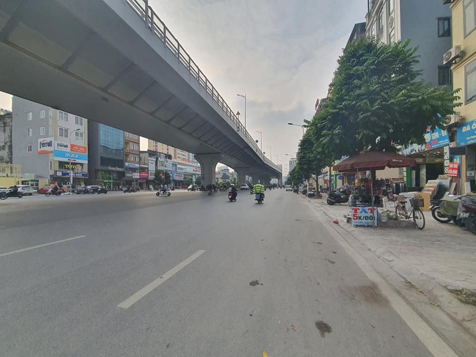 MẶT PHỐ VIP - KINH DOANH SẦM UẤT - VỈA HÈ RỘNG - VỊ TRÍ ĐẸP - MẶT SAU NGÕ 
