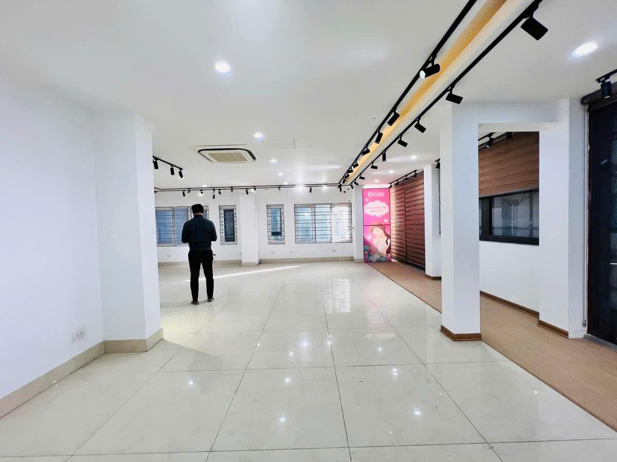 BÁN NHÀ MẶT PHỐ - LÔ GÓC - VỈA HÈ MIÊN MAN- KINH DOANH VÔ ĐỊCH - GIÁ ĐẦU TƯ