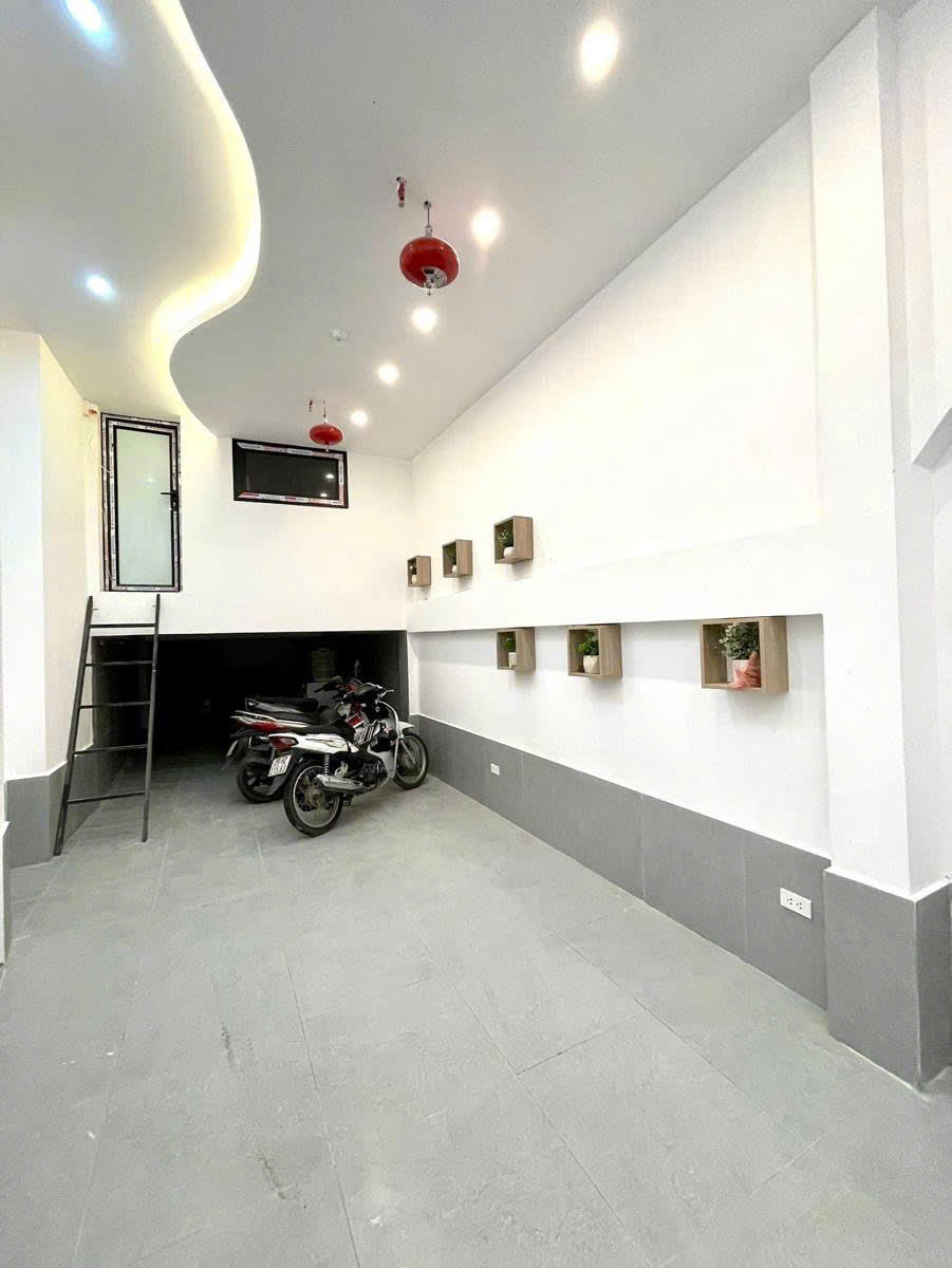 TOÀ CHDV VIP 7 TẦNG THANG MÁY - 11 PHÒNG - CÁCH 2 NHÀ RA MẶT PHỐ - DÒNG TIỀN 85 TRIỆU/ THÁNG - PCCC ĐẦY ĐỦ