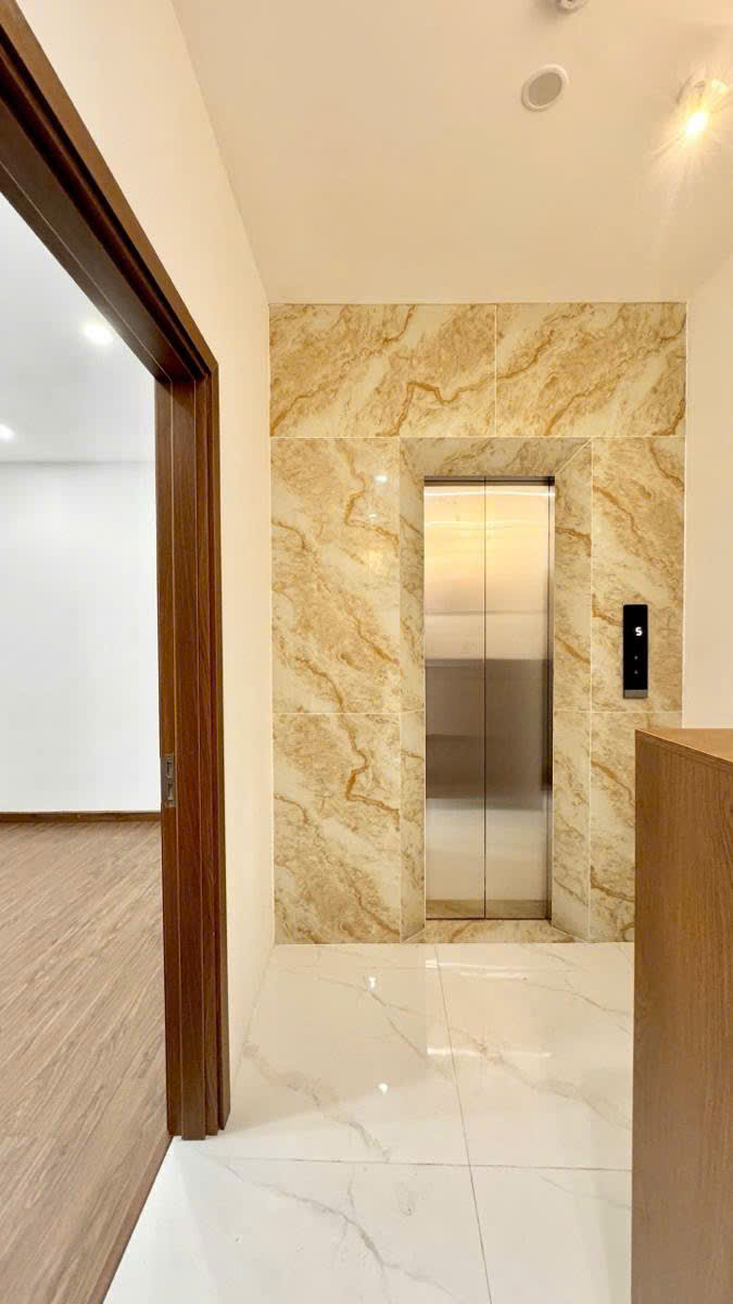 CĂN HỘ DỊCH VỤ LÁNG HẠ VỪA Ở VỪA CHO THUÊ - FULL NỘI THẤT - 20M Ô TÔ TRÁNH - 7 TẦNG THANG MÁY
