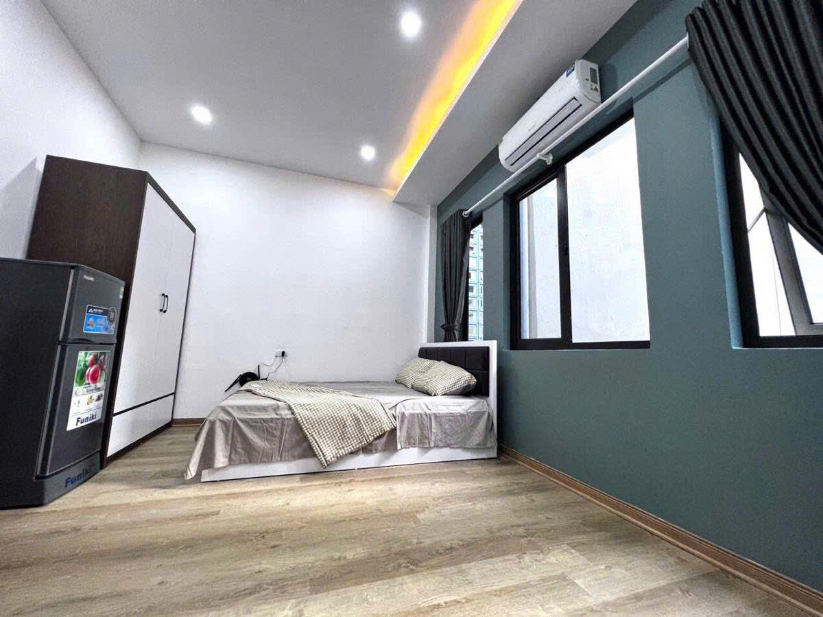 TOÀ CCMN - LÔ GÓC - 3 THOÁNG VĨNH VIỄN - GẦN PHỐ - NGÕ THÔNG KINH DOANH - 9 PN KHÉP KÍN - DOANH THU 50 TRIỆU/THÁNG