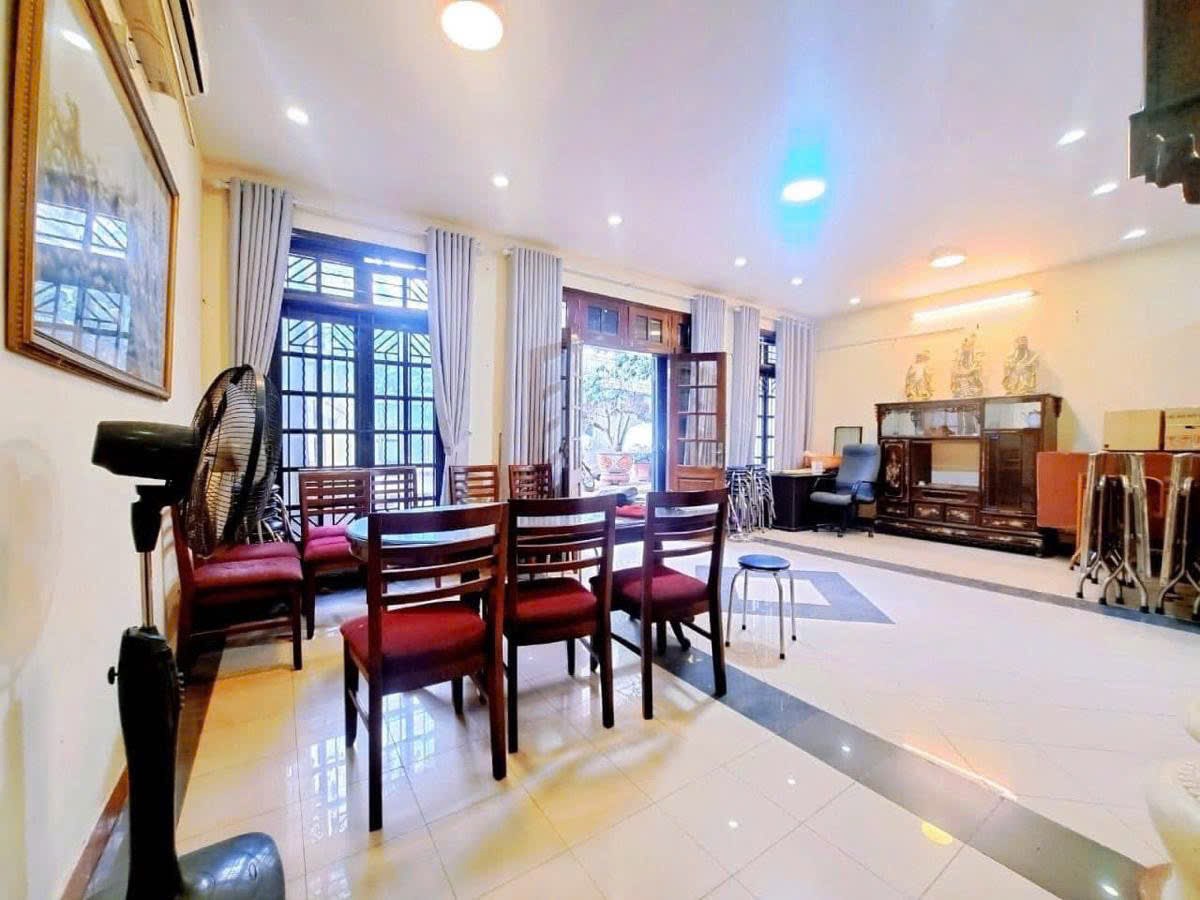 BÁN SIÊU PHẨM BIỆT THỰ MẶT PHỐ VĂN CAO - Ô TÔ TRÁNH - VỈA HÈ - KINH DOANH - 100M RA HỒ TÂY